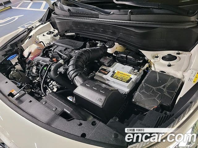Kia Seltos 2023 — Şəkil 19/20