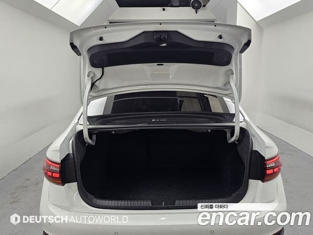 Volkswagen Jetta 2024 — Şəkil 18/20