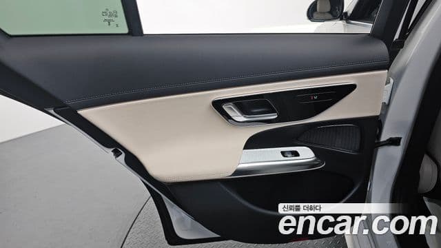 Mercedes-Benz E-Class 2026 — Şəkil 30/31