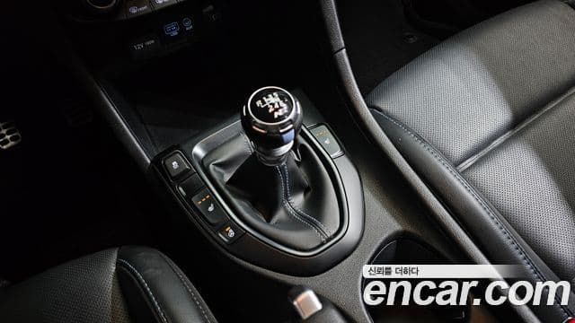Hyundai Veloster 2020 — Şəkil 8/20