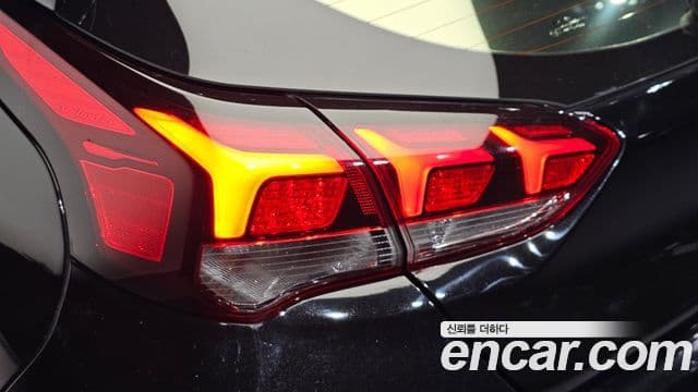 Hyundai Veloster 2020 — Photo 18/32