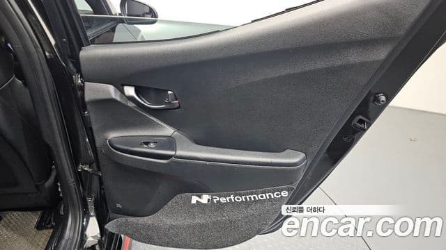 Hyundai Veloster 2020 — Photo 29/32