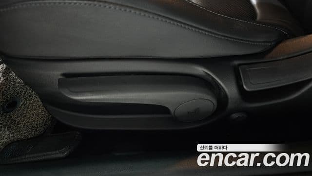 Hyundai Veloster 2020 — Photo 6/32