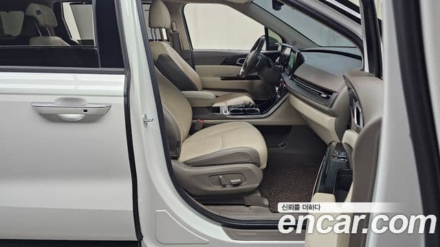 Kia Carnival 2022 — ფოტო 11/20