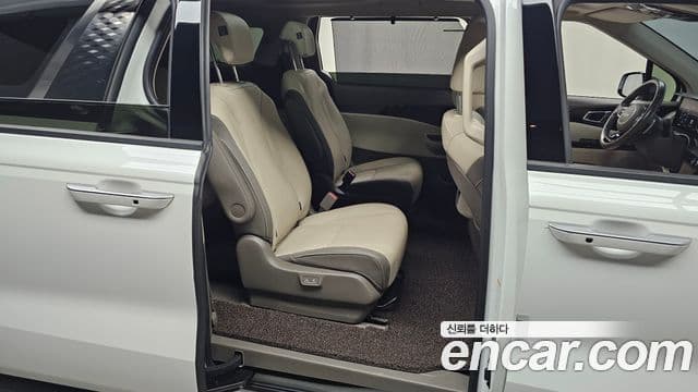 Kia Carnival 2022 — ფოტო 12/20
