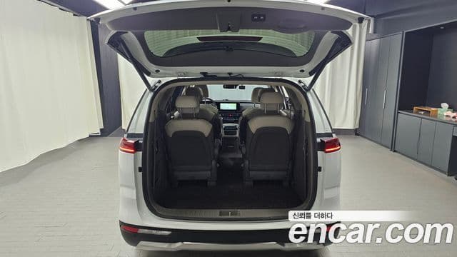 Kia Carnival 2022 — ფოტო 20/20