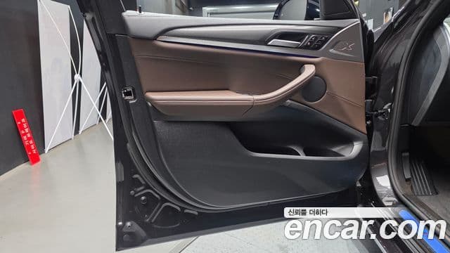BMW X4 2024 — Photo 21/31