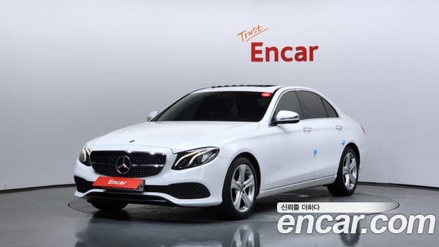 Mercedes-Benz E-Class 2018 — ფოტო 18/33