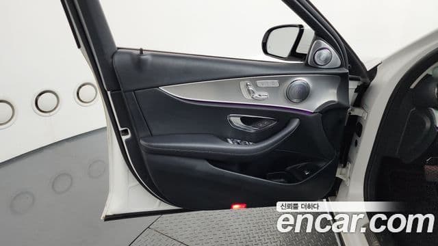 Mercedes-Benz E-Class 2018 — ფოტო 9/33