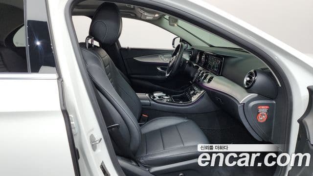 Mercedes-Benz E-Class 2018 — ფოტო 6/33