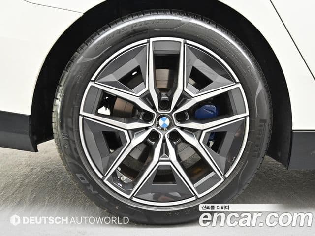 BMW 5 Series 2025 — Фото 4/20