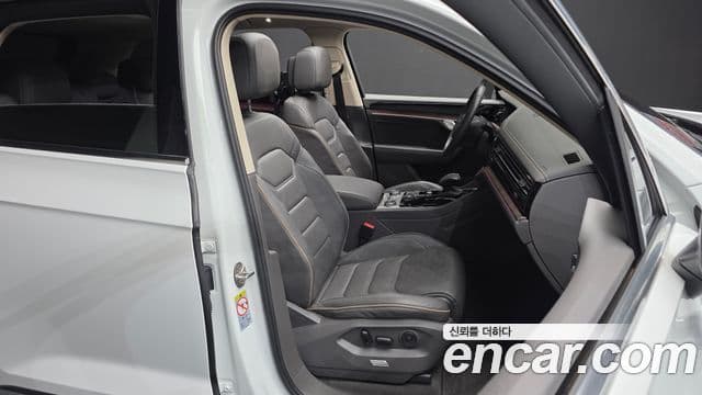 Volkswagen Touareg 2020 — ფოტო 12/20