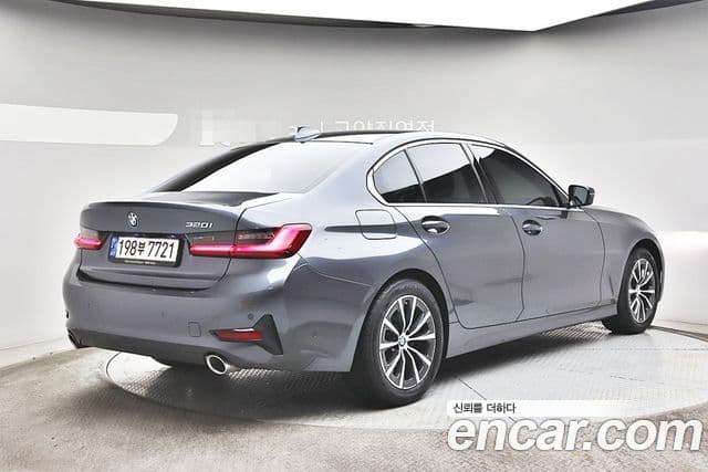 BMW 3 Series 2021 — ფოტო 1/20
