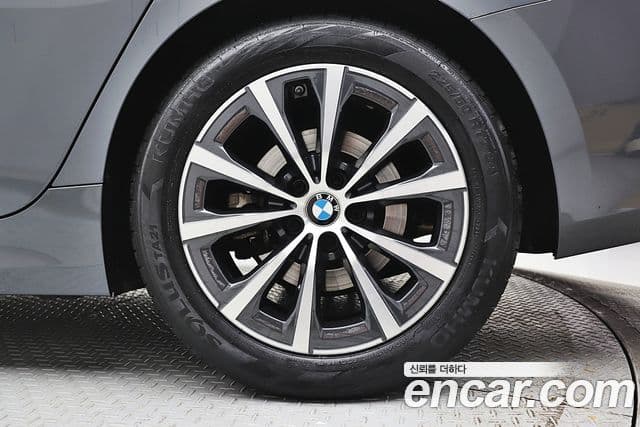 BMW 3 Series 2021 — ფოტო 5/20