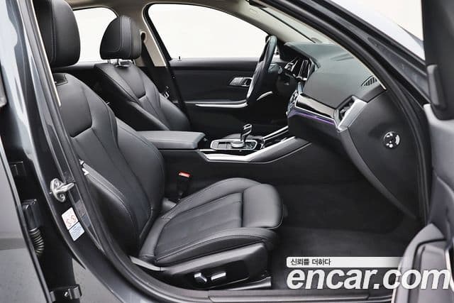 BMW 3 Series 2021 — фото 15 из 20