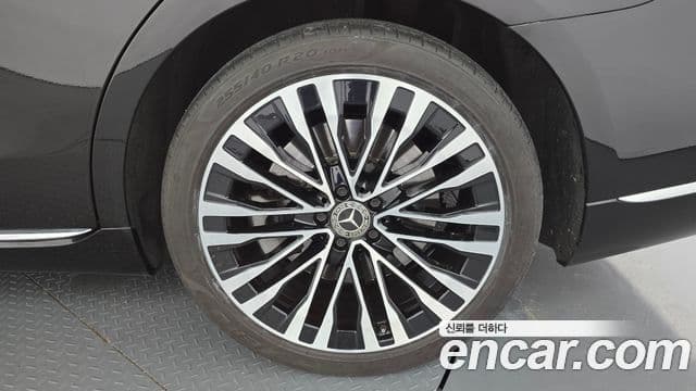 Mercedes-Benz S-Class 2021 — Photo 19/30