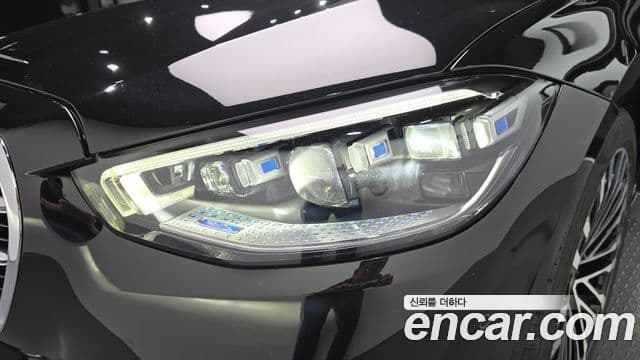 Mercedes-Benz S-Class 2021 — Photo 24/30