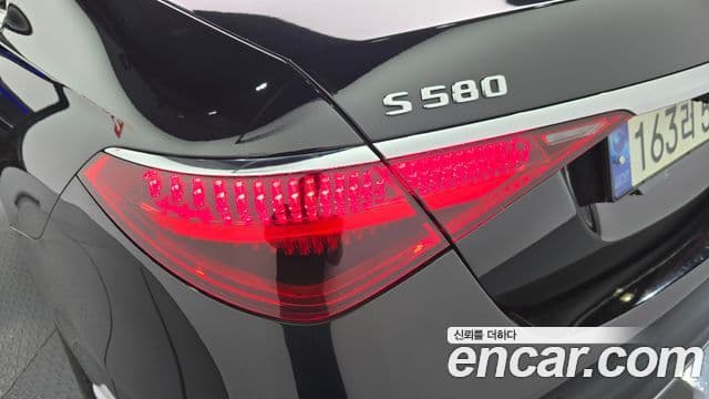 Mercedes-Benz S-Class 2021 — Photo 4/30