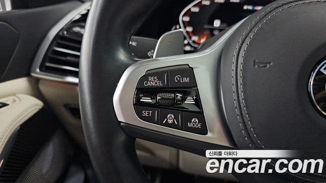 BMW X5 2022 — Photo 32/36