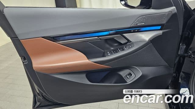 BMW 5 Series 2024 — Photo 17/34