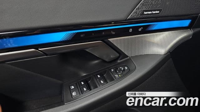 BMW 5 Series 2024 — Photo 26/34
