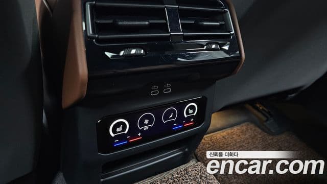 BMW 5 Series 2024 — Photo 28/34