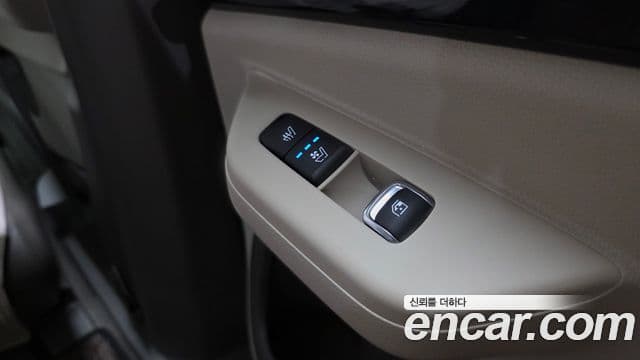 Kia Carnival 2025 — ფოტო 18/20