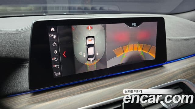 BMW 5 Series 2019 — ფოტო 15/20