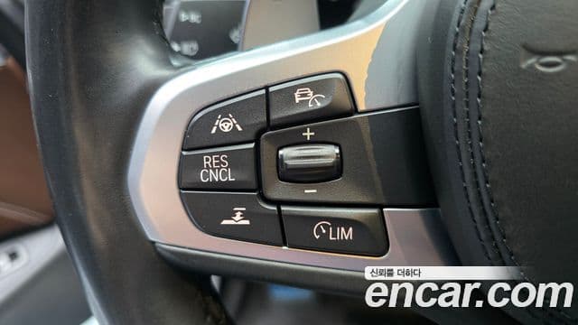 BMW 5 Series 2019 — ფოტო 16/20
