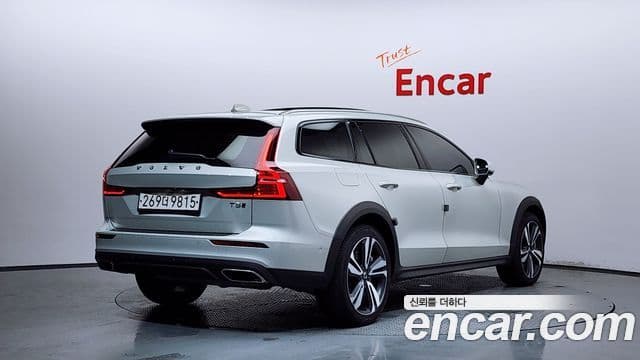 Volvo V60 Cross Country 2020 — Şəkil 2/20