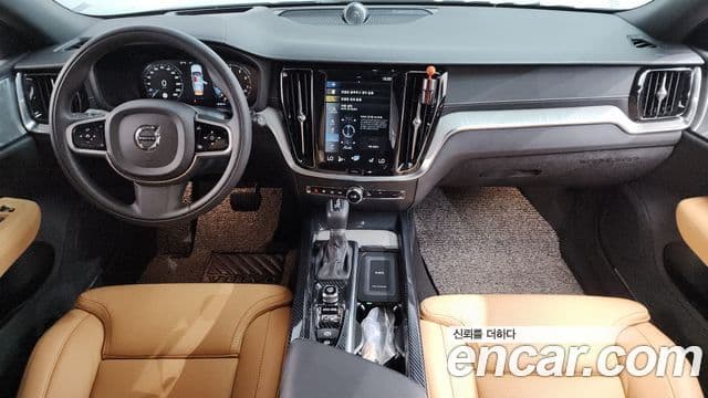 Volvo V60 Cross Country 2020 — фото 7 из 20