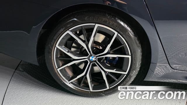 BMW 5 Series 2023 — ფოტო 5/20