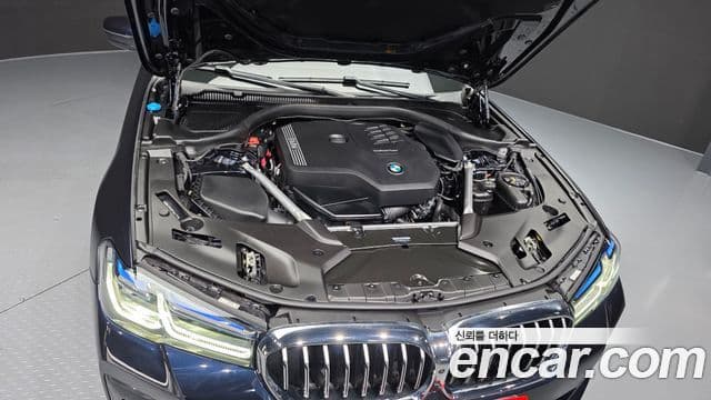 BMW 5 Series 2023 — ფოტო 6/20