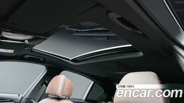 BMW 5 Series 2023 — ფოტო 19/20