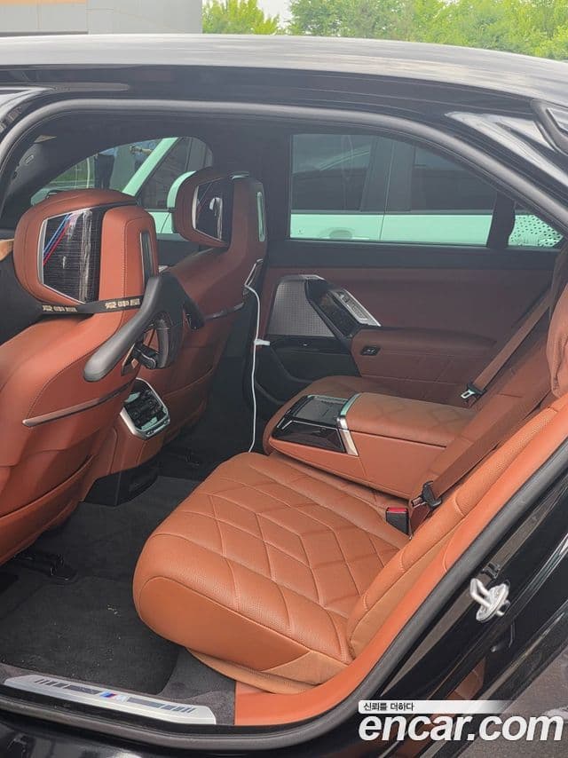 BMW 7 Series 2025 — Şəkil 4/5