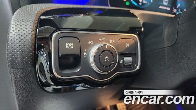 Mercedes-Benz A-Class 2021 — ფოტო 12/20