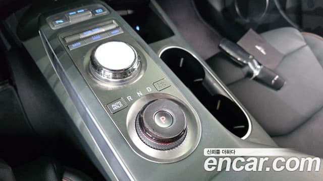 Genesis GV70 2022 — Şəkil 9/20