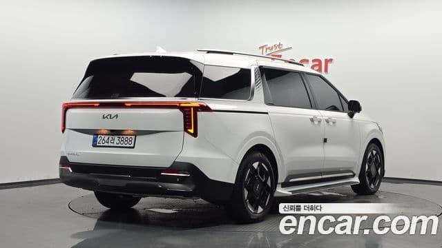 Kia Carnival 2025 — Şəkil 2/20