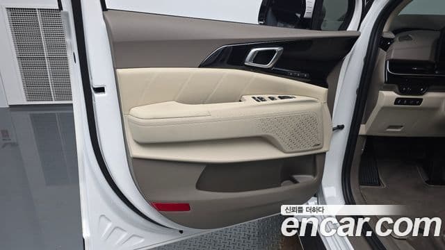 Kia Carnival 2025 — Photo 30/39