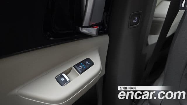 Kia Carnival 2025 — Photo 28/39