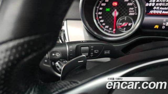 Mercedes-Benz GLE-Class 2018 — Photo 32/34