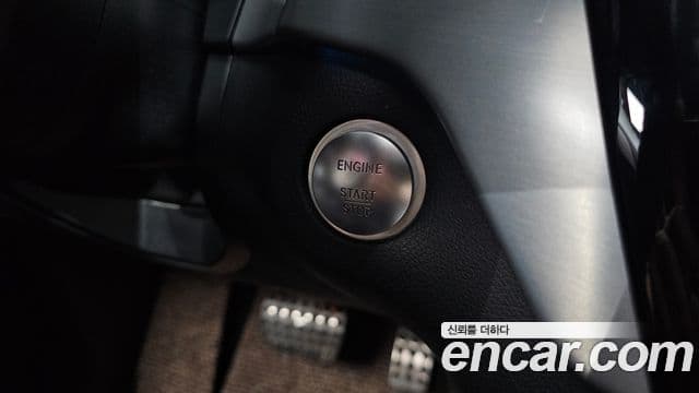 Mercedes-Benz GLE-Class 2018 — Photo 11/34