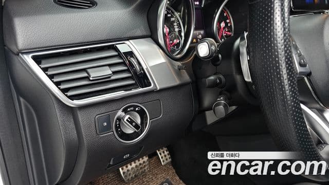 Mercedes-Benz GLE-Class 2018 — Photo 18/34