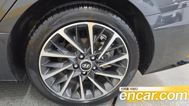 Hyundai Sonata 2022 — ფოტო 4/20
