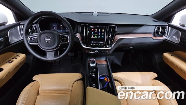 Volvo V60 Cross Country 2024 — ფოტო 7/20