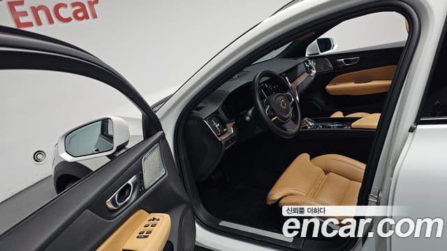 Volvo V60 Cross Country 2024 — ფოტო 10/20