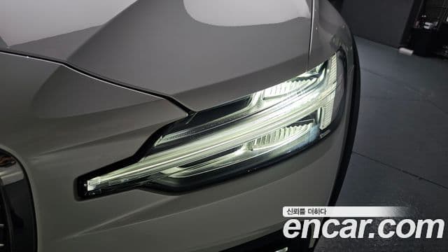 Volvo V60 Cross Country 2024 — Photo 14/39
