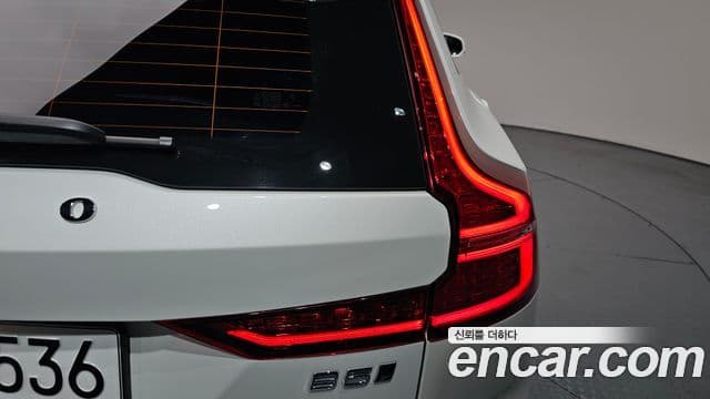 Volvo V60 Cross Country 2024 — Photo 2/39