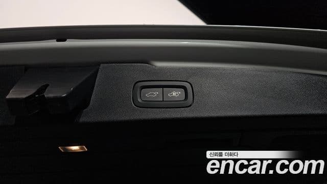 Volvo V60 Cross Country 2024 — Photo 24/39