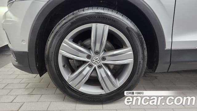 Volkswagen Tiguan 2018 — Şəkil 5/20